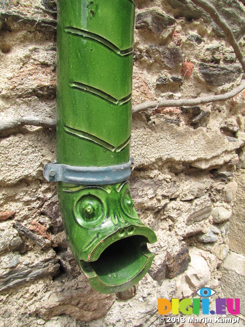 SX27494 Decorated rainpipe Chateau Royal de Collioure